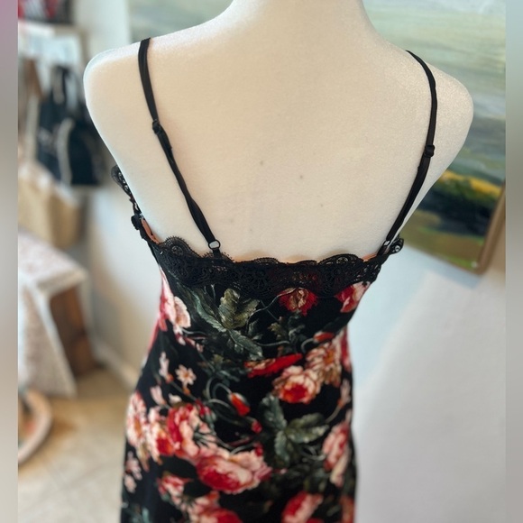 Foxiedox Anthropologie Lace and Flower Dress - Picture 4 of 7